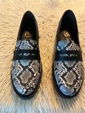 Circus by Sam Edelman Black and White Snakeskin Penny Loafers